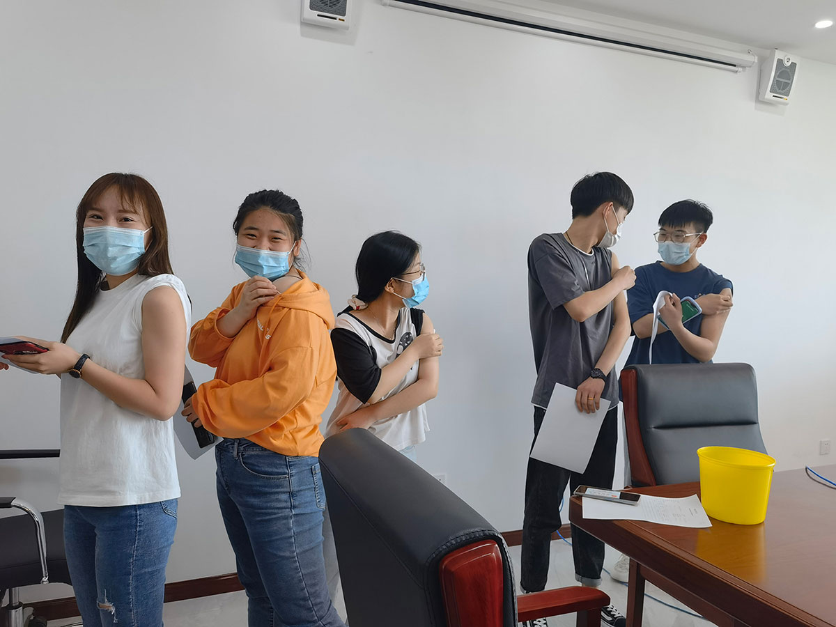 疼么，不疼，甚至有點(diǎn)想笑.jpg